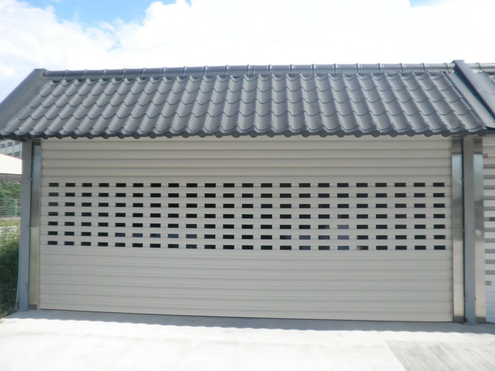 Cửa cuốn khe thoáng của chúng tôi