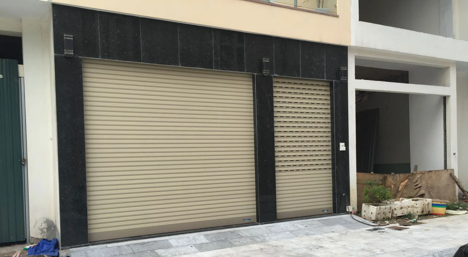 Sản phẩm cửa cuốn khe thoáng A48i