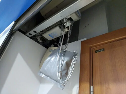 Cách mở cửa cuốn khi mất điện